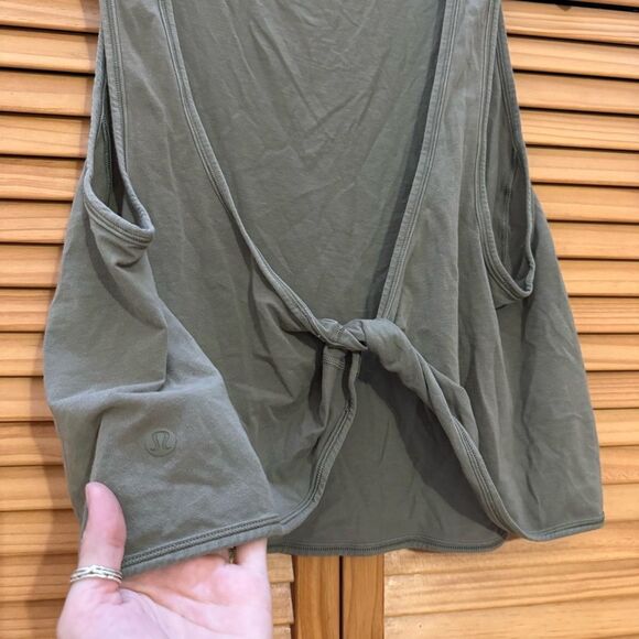 Lululemon Athletica Green open Back Top size 4 - Picture 5 of 5